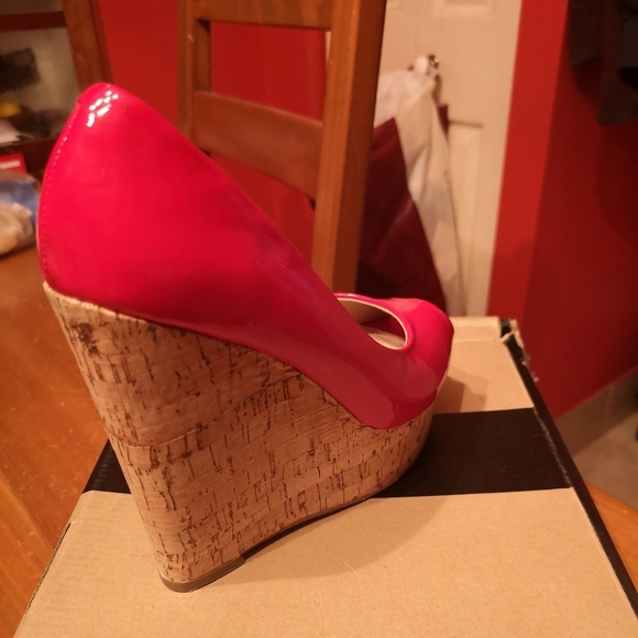 NEW ☀️☀️  Red Wedge Shoes - Picture 1 of 6